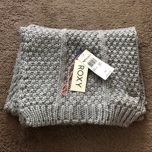 Roxy Accessories - NWT ROXY COME HOME SCARF Roxy Accessories - NWT ROXY COME HOME SCARF